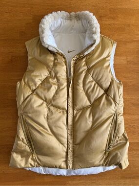 NIKE Womens Medium Gold White Down Filled Reversible Puffer Vest Faux Fur Collar